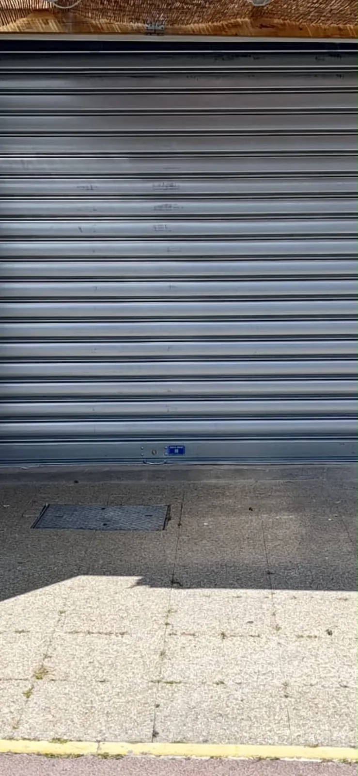 Installation et pose de rideau métallique à Marseille 5