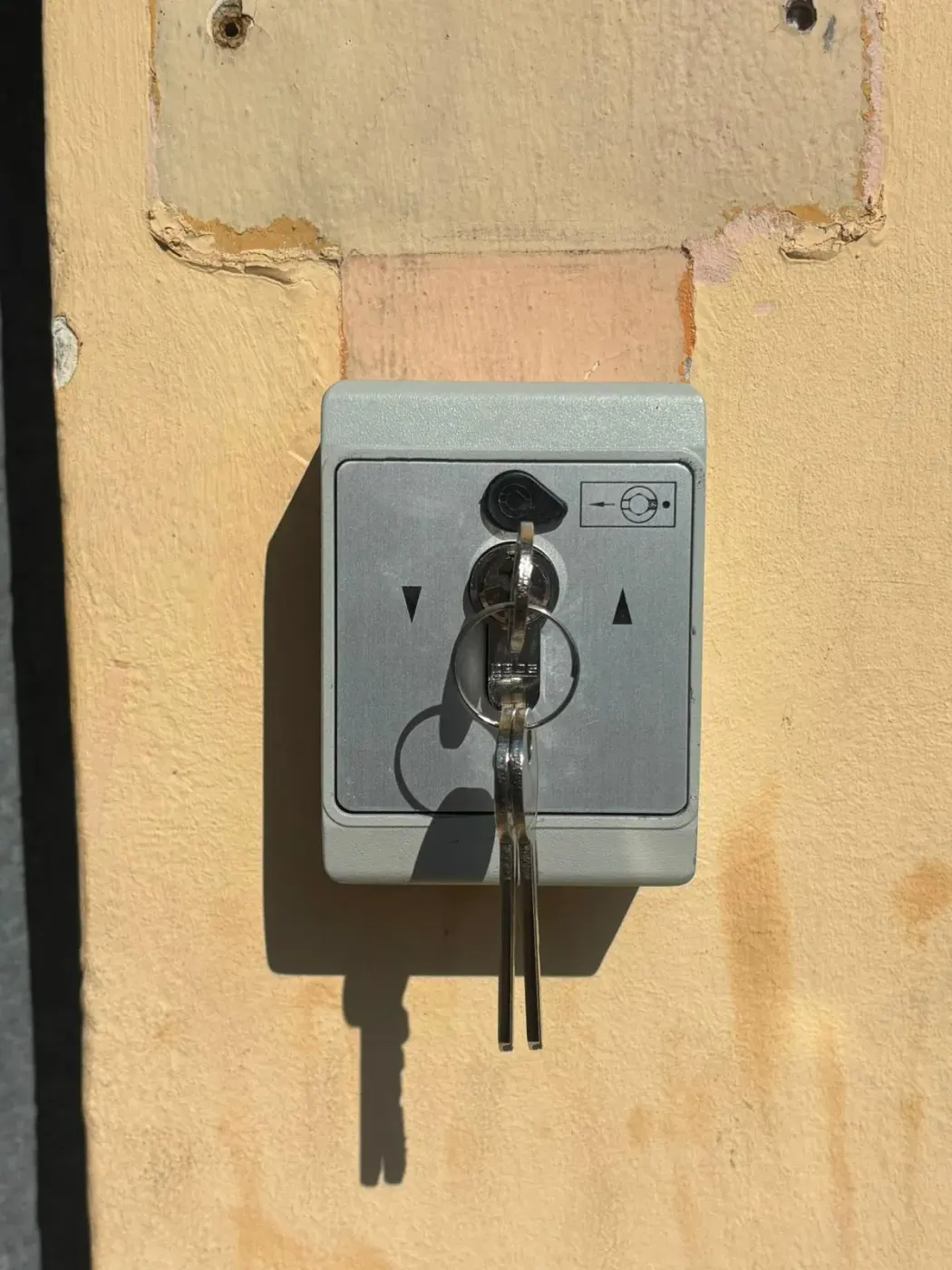 Motorisation de rideau métallique à Marseille 5