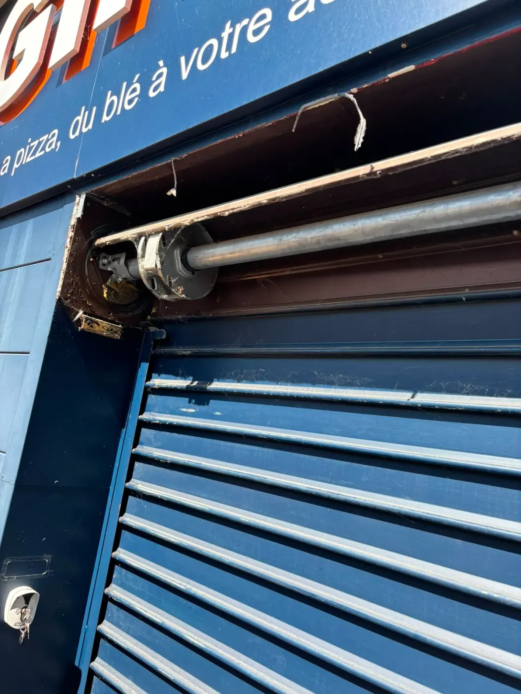 Réparation de rideau métallique à Marseille 5